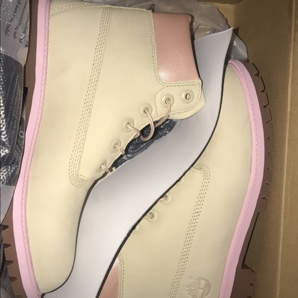 Timberlands - Picture 4 of 4